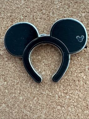 🔮 5/$25 Disney Mickey Ears Headband Pin